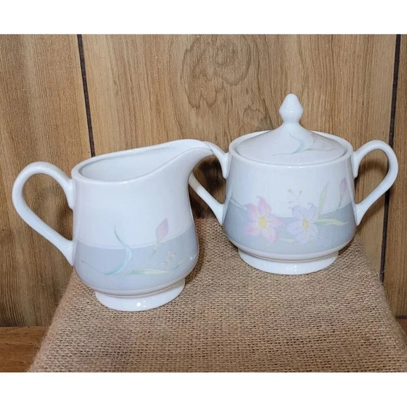 Vtg. Remembrance Collection Porcelain Sugar Creamer Set Pastel Floral1985 - Picture 9 of 9